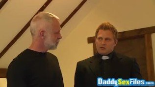 Daddies please their cocks by sucking and banging nicely
